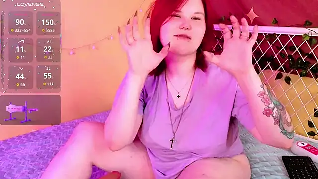 fillisfox  online show from October 13, 4:20 pm