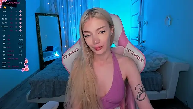 AnyaTaylor  online show from November 11, 2:40 am