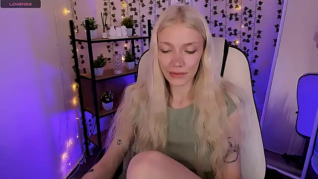 AnyaTaylor  online show from June 20, 2:48 am