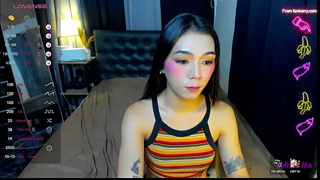 bellamoonlightX online show from May 17, 10:36 am