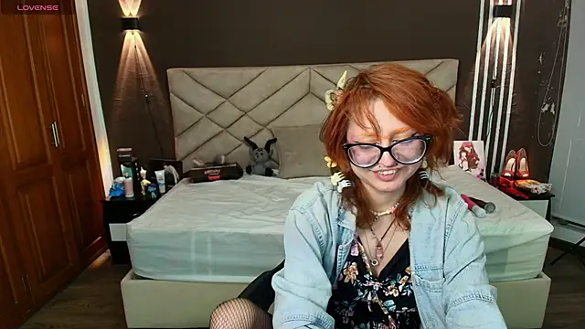 AbbyDoll OwO online show from September 19, 9:36 pm