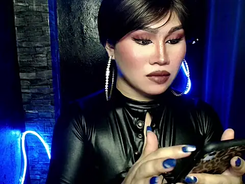 pretty lassy online show from October 27, 11:06 am