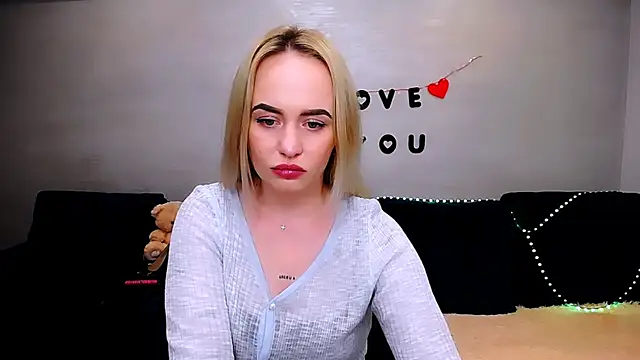 LiluMoon   online show from April 9, 4:23 pm