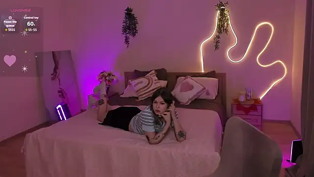 Lisa Blossom online show from May 15, 6:49 am