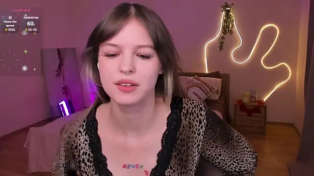 Lisa Blossom online show from May 8, 6:38 am