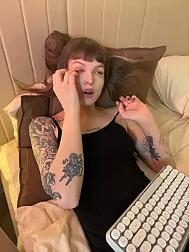 Lisa Blossom online show from March 4, 7:26 am