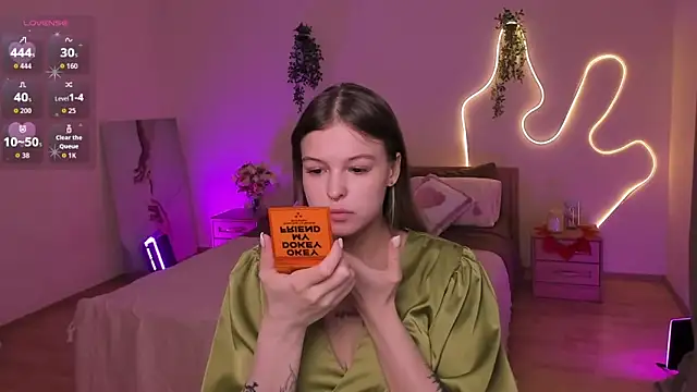 Lisa Blossom online show from May 18, 6:08 am