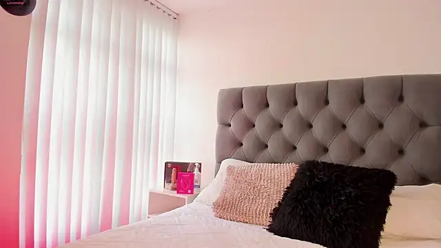 VictoriaParkeer online show from January 13, 12:20 pm