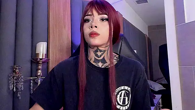 Snapshot of misstomie_ chatting on September 17, 9:35 pm misstomie online show from September 17, 9:35 pm