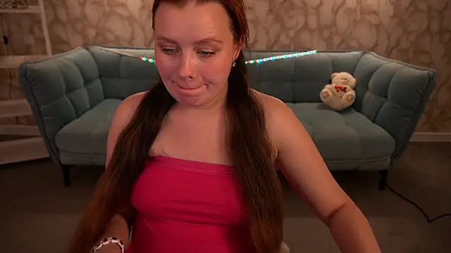 RedDoll  online show from May 13, 12:55 pm