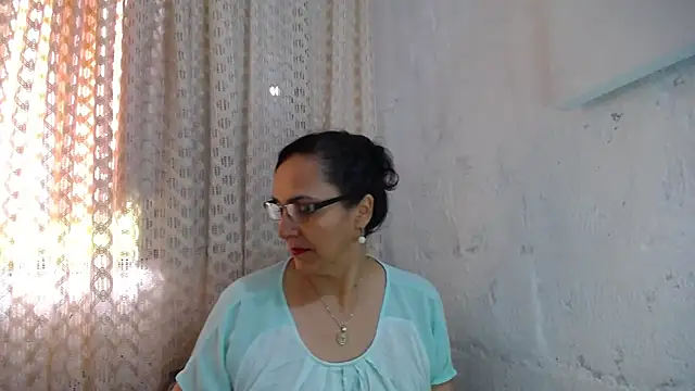 gabbyparker  online show from November 3, 3:27 pm