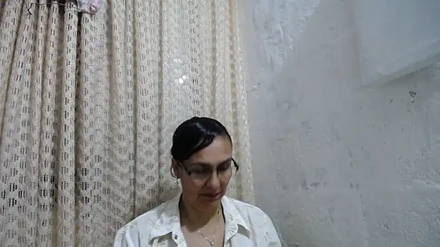 gabbyparker  online show from October 28, 9:59 am