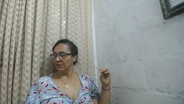 gabbyparker  online show from May 10, 10:06 am
