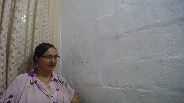 gabbyparker  online show from May 6, 9:57 am