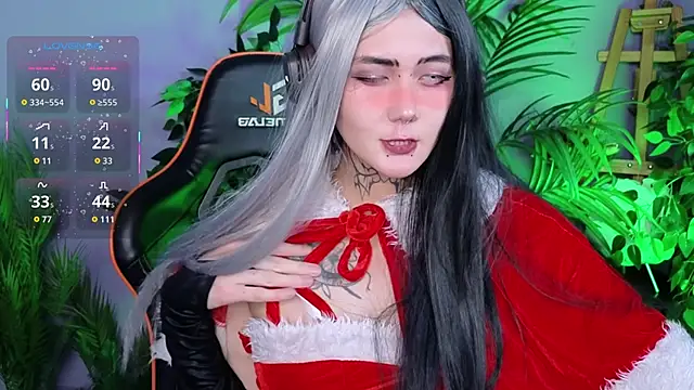 GothXRaven online show from December 19, 3:37 pm