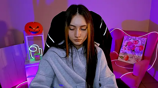 olivianorton online show from October 23, 3:18 pm