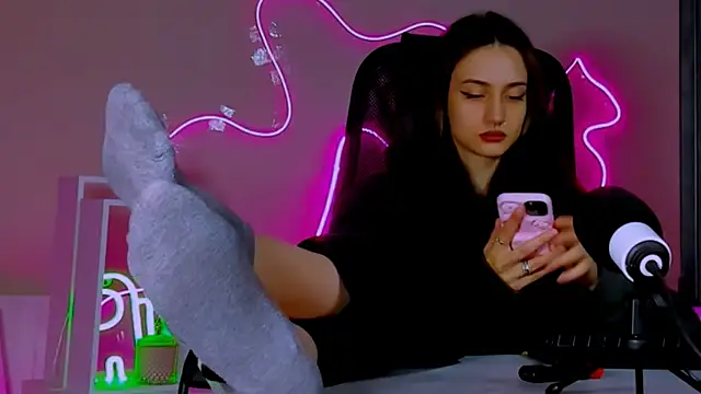 olivianorton online show from April 9, 6:13 pm