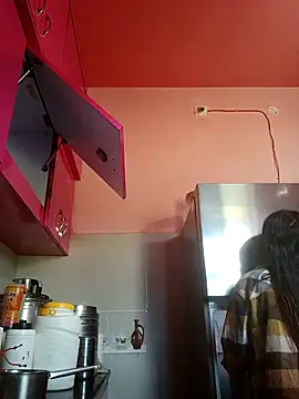 hotshreya69 online show from October 19, 8:27 am