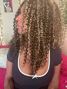 MistiSavannah online show from February 22, 2:18 pm