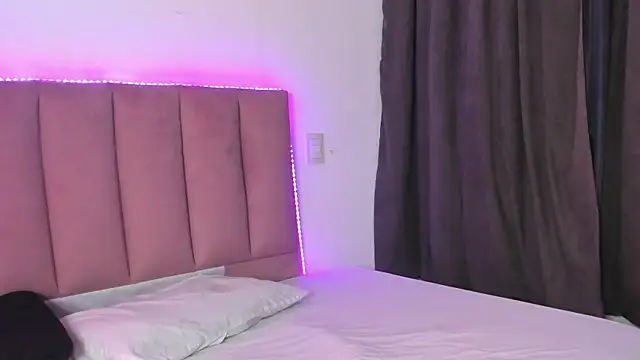 CandyAinsley online show from September 17, 6:17 pm