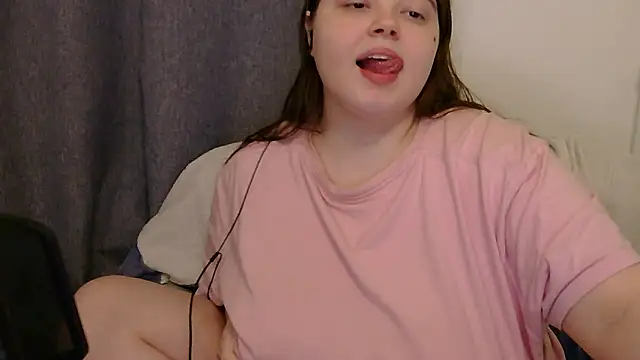 brattyprincessemma online show from January 14, 6:13 pm