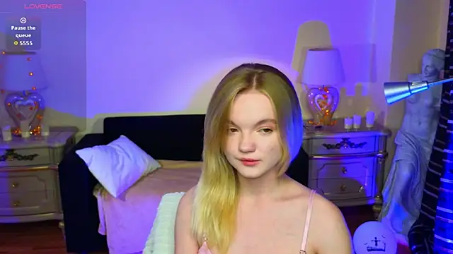 RosesKate online show from November 8, 11:48 am