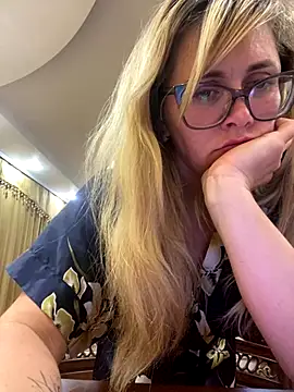 Crystal00Girl online show from October 17, 9:07 pm