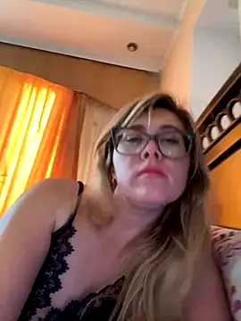 Crystal00Girl online show from October 15, 4:48 am