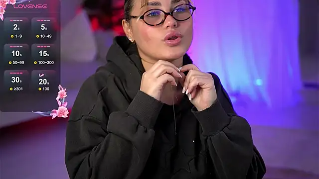 KayaAzur online show from January 12, 6:40 am