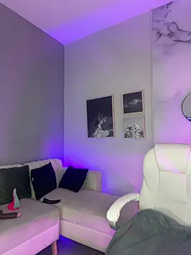 dreamleah  online show from March 10, 10:14 pm