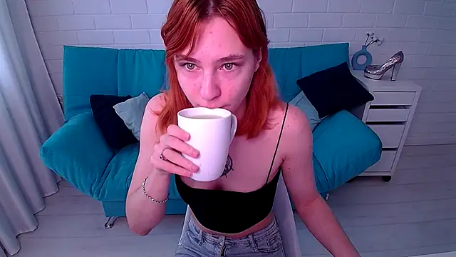 TinaCruyze online show from October 2, 7:24 am