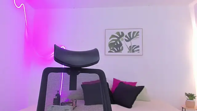 Cherrydollxx online show from October 22, 1:38 pm