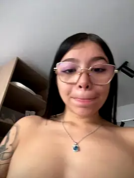 Maddy Piink online show from November 14, 9:59 pm