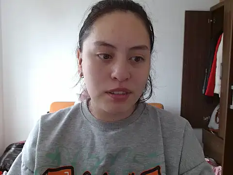 madissooon   online show from October 28, 6:57 pm