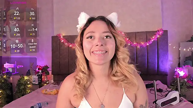LanaMills  online show from May 7, 6:06 am
