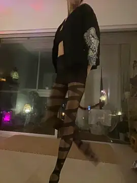 Chris06d22xh online show from November 28, 8:45 pm