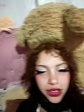 elisabethflores online show from December 17, 11:31 pm