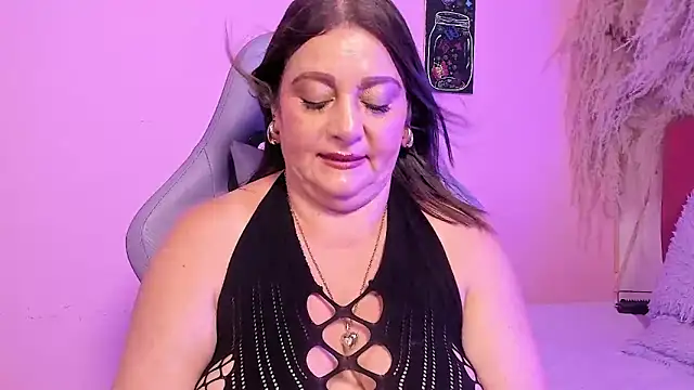 PalomaLombardi online show from May 13, 4:24 pm