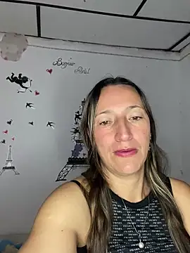 Snapshot of Keilathompson10 chatting on September 28, 4:30 am Keilathompson10 online show from September 28, 4:30 am