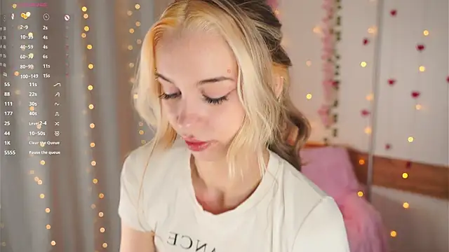 JaymieVigen online show from March 4, 3:13 am