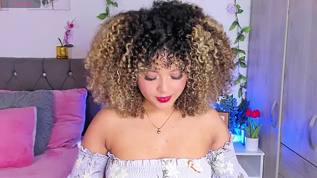 isajonnes18 online show from October 22, 2:49 am