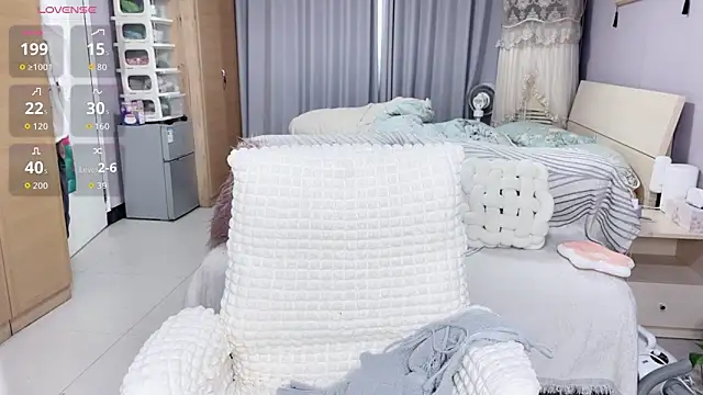 Y2Luvk online show from October 24, 1:23 am