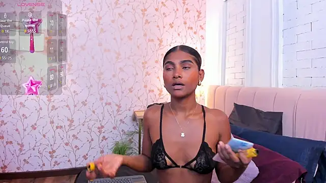 halleylorens online show from May 5, 7:28 pm