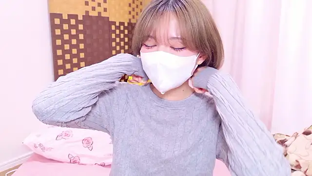 Azusa DoMybest online show from December 3, 4:59 am