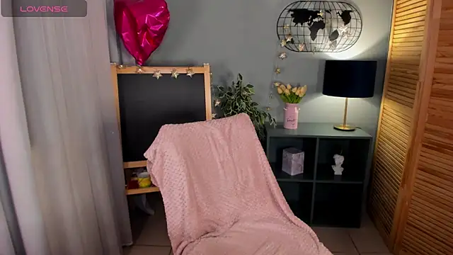 mishapallmer online show from October 14, 2:58 am