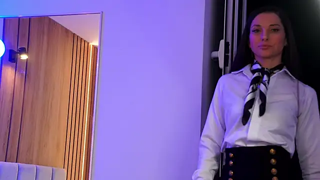 EllyLynn online show from March 3, 7:20 pm