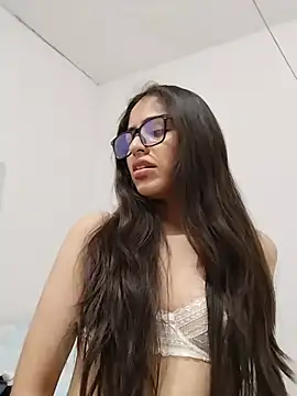Goddesscut333 online show from July 4, 11:33 pm