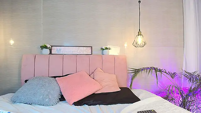 im sofii18 online show from November 15, 7:59 pm