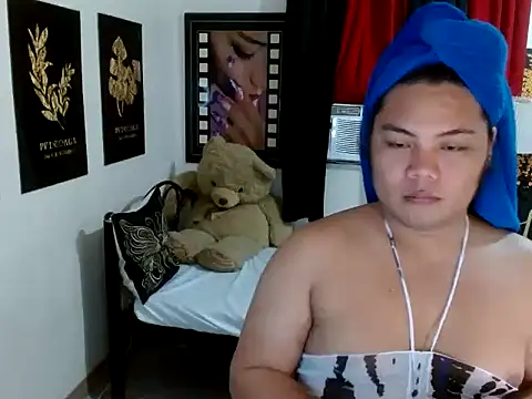 TSbrianaHugeCock online show from May 25, 2:16 pm