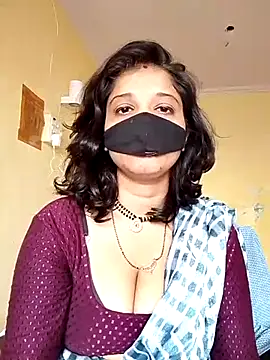 Love Foreverr12 online show from January 6, 7:56 am